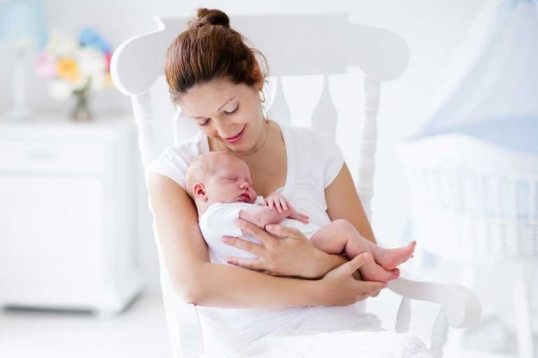 Minimalist Baby Essentials Every New Mom Needs